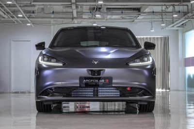 联手BYD围剿合资车！深蓝开年“双王”出手掀牌桌！