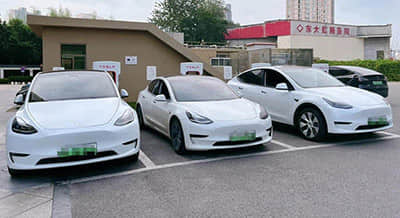 魏建军亲自交车，坦克700 Hi4-T限定版极限测试,