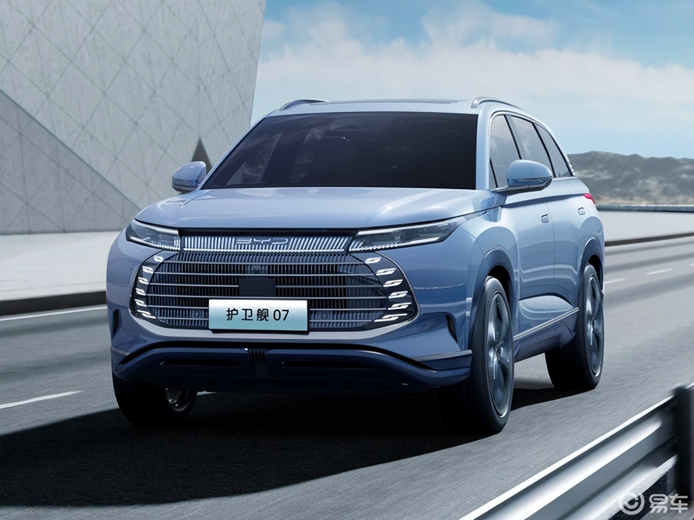 同为比亚迪SUV，5座护卫舰07和7座唐，哪个更好