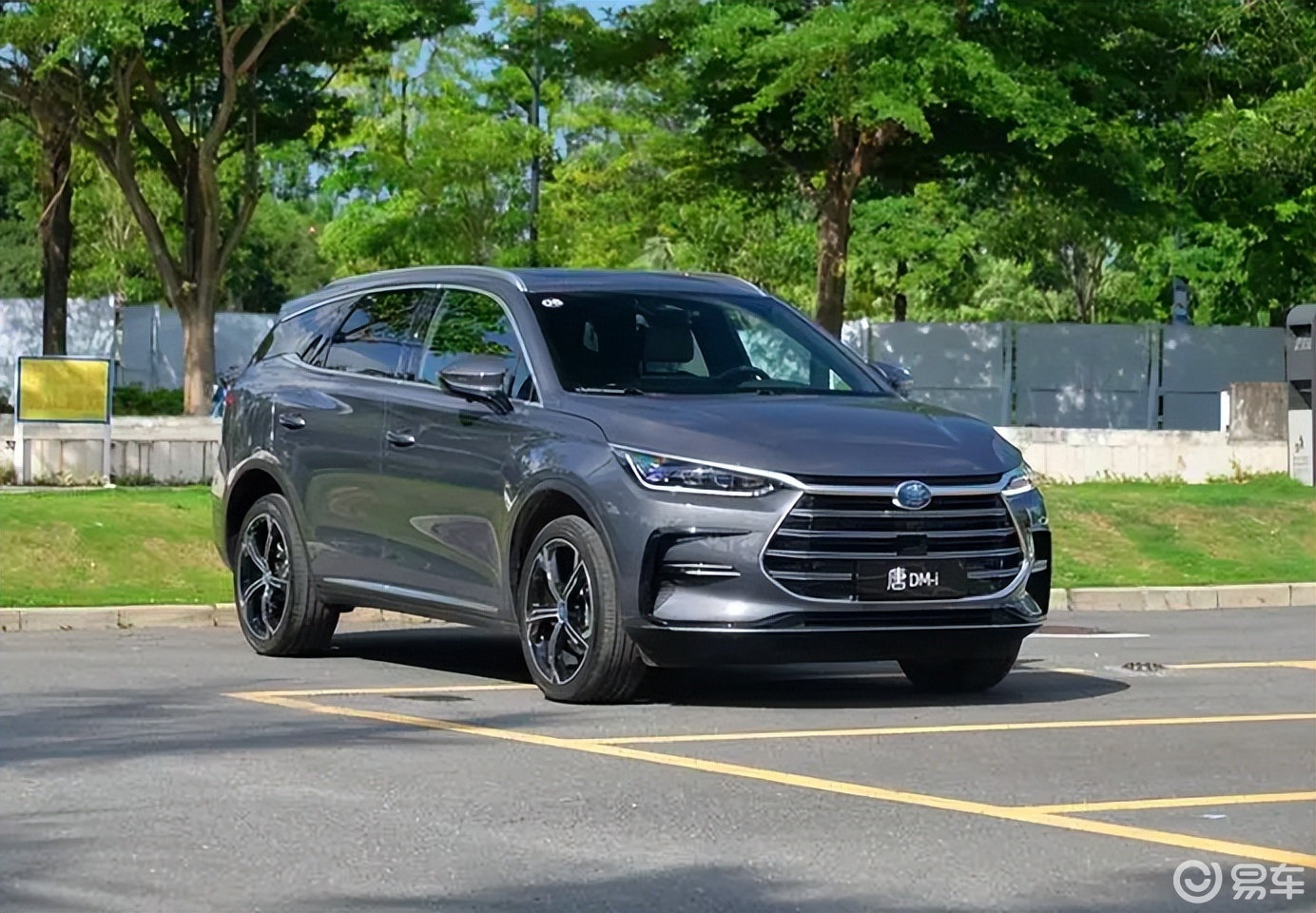 同为比亚迪SUV，5座护卫舰07和7座唐，哪个更好