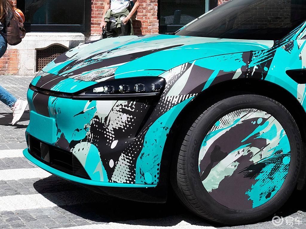 华为新SUV亮相，造型酷似Model X，搭载乾崑智驾