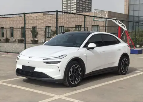 中型纯电SUV的“宝藏车”！全系900V+52L车载冰箱，14.99万起