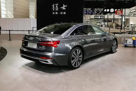 2026款奥迪A6L实车曝光，外观更年轻科技，3.0T V6能爆发367马力！
